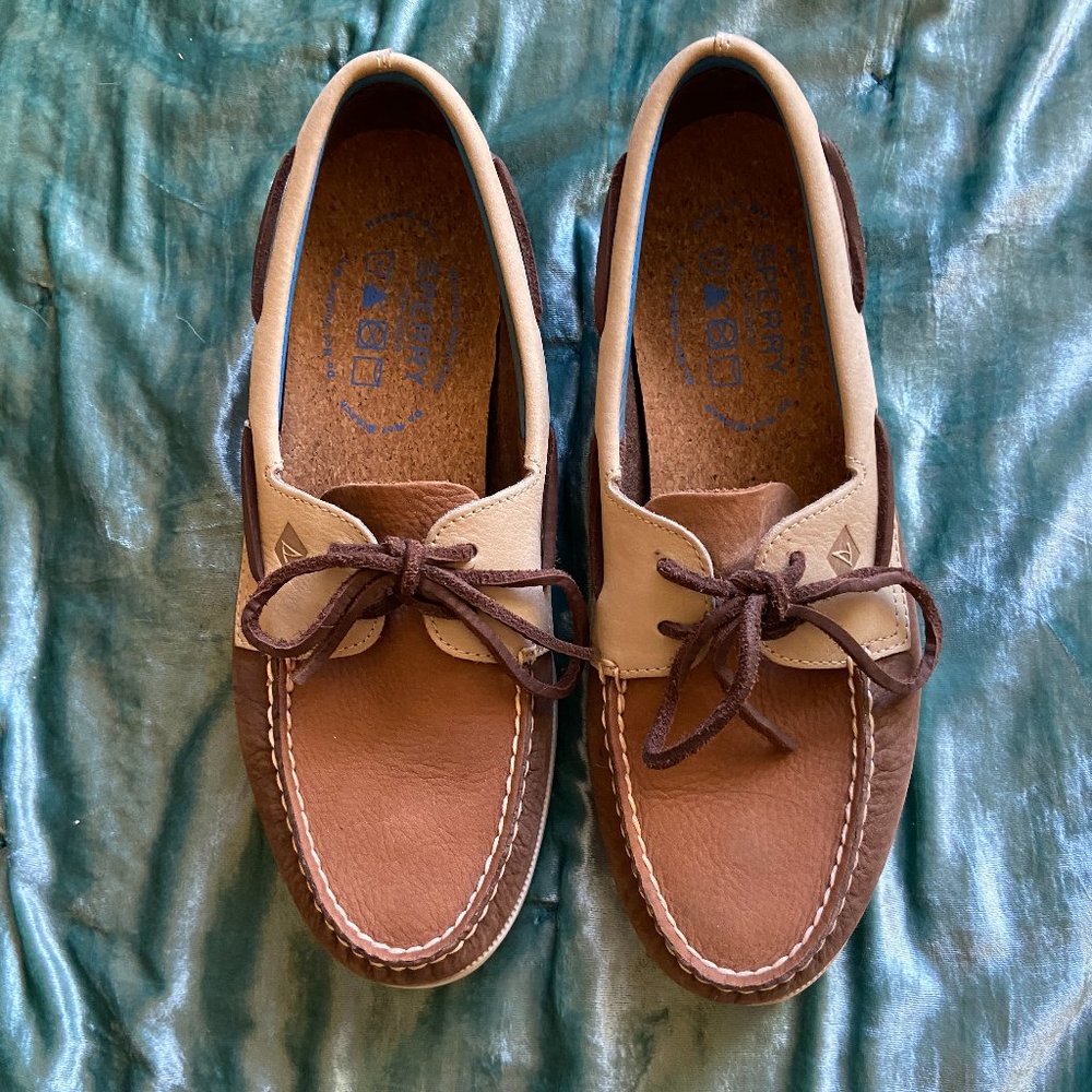 Sperry Topsider Two Tone Leather in Excellent Condition  SZ 10